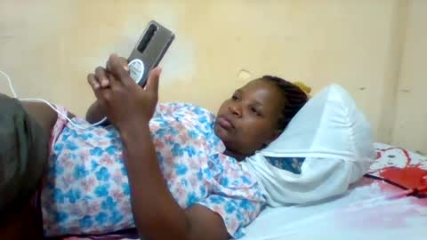 Snapshot of camillah_sweet chatting on 07/07/26, 06:47 camillah_sweet online show from 07/07/26, 06:47