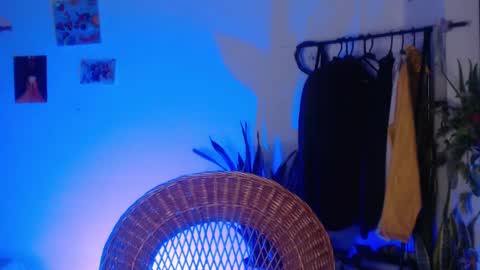 Snapshot of camille_delrey chatting on 01/27/25, 11:00 Camille online show from 01/27/25, 11:00