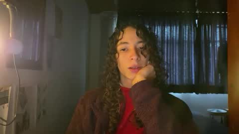 Snapshot of camille_delrey chatting on 02/11/25, 03:40 Camille online show from 02/11/25, 03:40