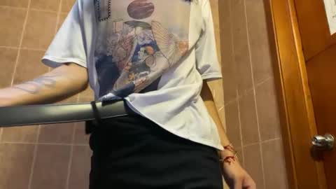 Snapshot of camille_delrey chatting on 02/23/25, 09:05 Camille online show from 02/23/25, 09:05