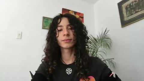 Snapshot of camille_delrey chatting on 11/23/25, 06:19 Camille online show from 11/23/25, 06:19