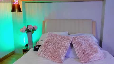 Camille Lynn online show from 09/30/25, 01:43