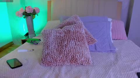 Camille Lynn online show from 10/02/25, 12:39