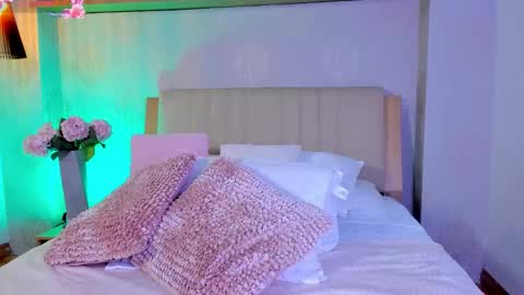 Camille Lynn online show from 10/11/25, 01:16