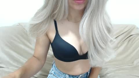 Snapshot of camillebunny chatting on 06/14/26, 02:24 CamilleBunny online show from 06/14/26, 02:24