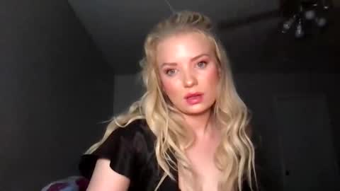 camilleclairexo online show from 04/23/26, 06:58