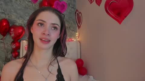 Snapshot of camillen_pettid chatting on 02/14/25, 07:44 C A M I L L E N Help me get to the top online show from 02/14/25, 07:44