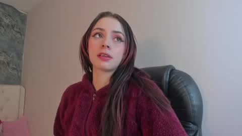 Snapshot of camillen_pettid chatting on 02/28/25, 10:28 C A M I L L E N Help me get to the top online show from 02/28/25, 10:28