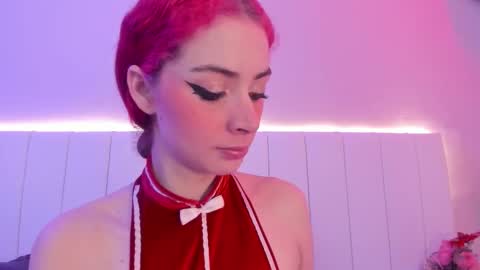 Snapshot of camillen_pettid chatting on 11/19/25, 11:05 C A M I L L E N Help me get to the top online show from 11/19/25, 11:05