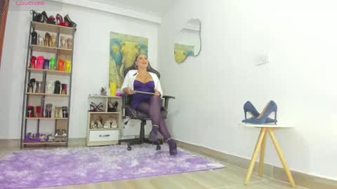 camillevega_01 online show from 11/05/25, 12:54