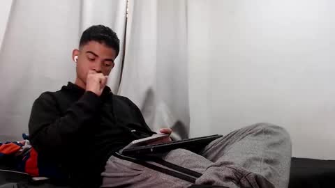 camillo_beischel_ online show from 10/09/25, 05:00