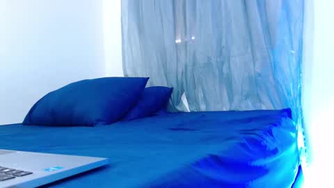 camilo_contre21 online show from 03/11/25, 07:47