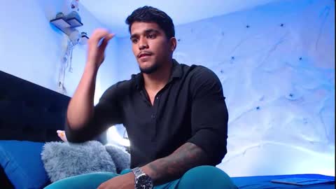 camilo_contre21 online show from 10/15/25, 07:03