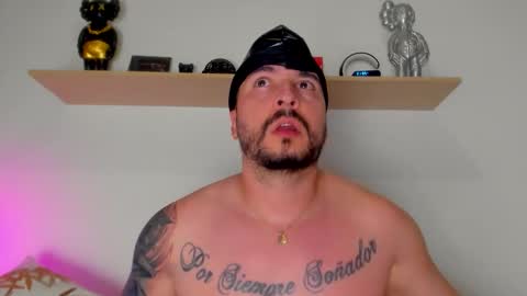 camilo_restrepo21 online show from 10/03/25, 01:57