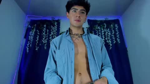 Snapshot of camilo_xcam chatting on 02/18/25, 07:09 CAMILO online show from 02/18/25, 07:09