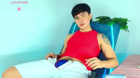Snapshot of camilo_xcam chatting on 12/16/25, 10:37 CAMILO online show from 12/16/25, 10:37