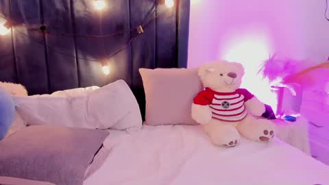 Snapshot of camilodoumit chatting on 01/30/25, 02:25 CamiloDoumit online show from 01/30/25, 02:25