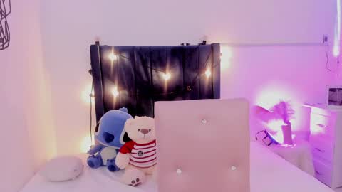 Snapshot of camilodoumit chatting on 02/05/25, 03:20 CamiloDoumit online show from 02/05/25, 03:20