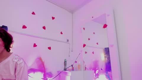 Snapshot of camilodoumit chatting on 02/16/25, 08:32 CamiloDoumit online show from 02/16/25, 08:32