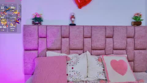 Snapshot of camiluxe chatting on 10/18/25, 01:01 camiluxe online show from 10/18/25, 01:01