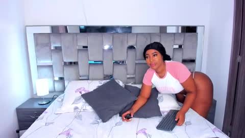 Camila online show from 02/06/25, 04:14