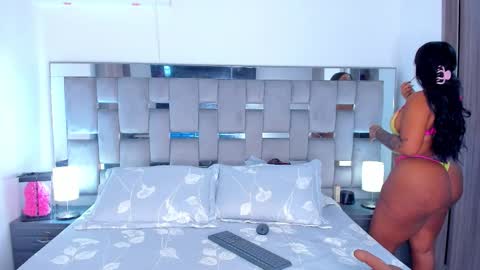 Camila online show from 12/18/25, 07:42