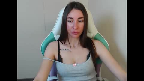 cammila horn online show from 04/24/26, 05:54