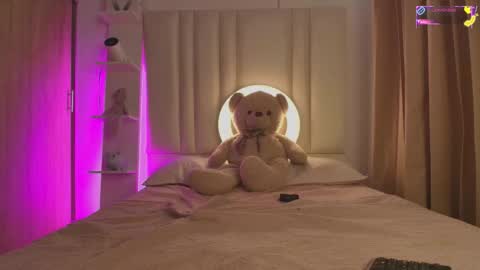 Laura Camila online show from 11/26/25, 04:19