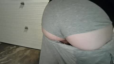 Snapshot of cammyman6900 chatting on 05/16/26, 10:41 cammyman6900 online show from 05/16/26, 10:41