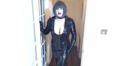 candi smokes online show from 02/13/25, 08:55