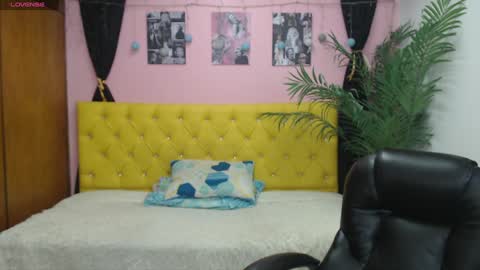 Snapshot of candiapole chatting on 12/17/24, 01:16 Candy online show from 12/17/24, 01:16