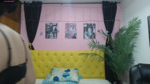 Snapshot of candiapole chatting on 12/17/24, 04:21 Candy online show from 12/17/24, 04:21