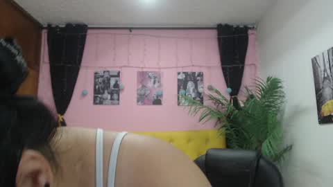 Snapshot of candiapole chatting on 01/29/25, 01:17 Candy online show from 01/29/25, 01:17