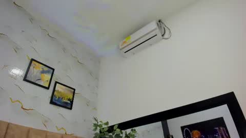 CANDICE WAYNE online show from 06/11/26, 10:46