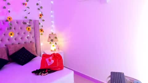 Candie  online show from 09/09/25, 11:43