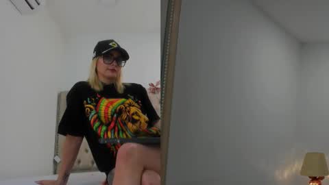 Candie  online show from 03/12/26, 12:22