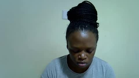 candiemaya online show from 02/05/26, 12:21