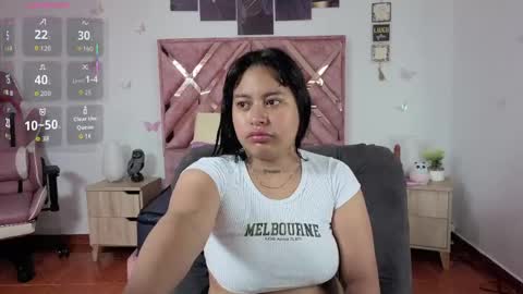 Im ChloeJoin The Fan Club online show from 05/25/26, 06:08
