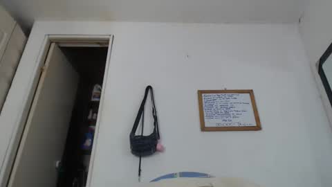 Snapshot of candy_cumy1 chatting on 02/25/25, 07:31 Dayan Camila online show from 02/25/25, 07:31