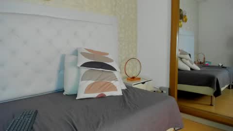 candy eyes  online show from 05/10/26, 03:12