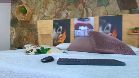 Jolie online show from 11/10/25, 07:13