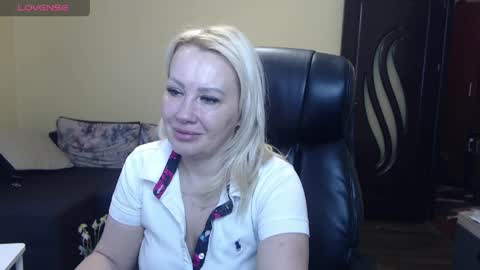 candy_hellenx online show from 04/05/26, 06:10