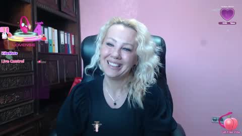 candy_hellenx online show from 04/12/26, 01:16