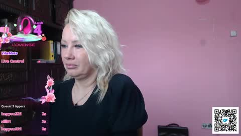 candy_hellenx online show from 04/14/26, 05:46