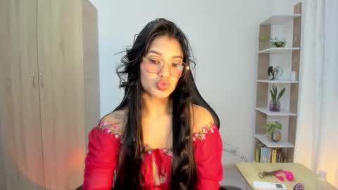 Snapshot of candy_hes chatting on 11/06/25, 09:37 Nickol online show from 11/06/25, 09:37