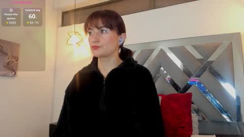 Candy hot online show from 11/12/25, 08:41