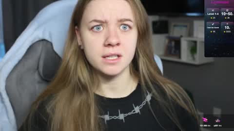 Snapshot of candy_meggie chatting on 12/09/24, 07:06 Megan online show from 12/09/24, 07:06