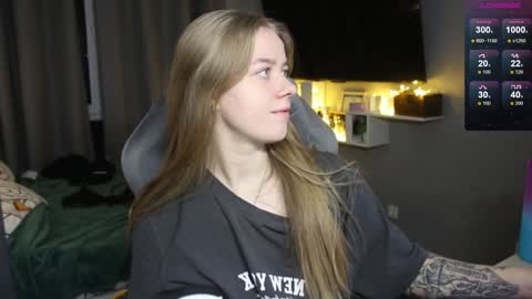 Snapshot of candy_meggie chatting on 12/18/24, 06:14 Megan online show from 12/18/24, 06:14