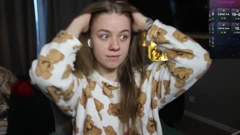 Snapshot of candy_meggie chatting on 01/16/25, 01:04 Megan online show from 01/16/25, 01:04