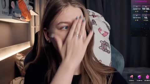 Snapshot of candy_meggie chatting on 01/26/25, 03:25 Megan online show from 01/26/25, 03:25